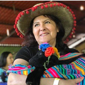 Meet your Posher, Elpidia